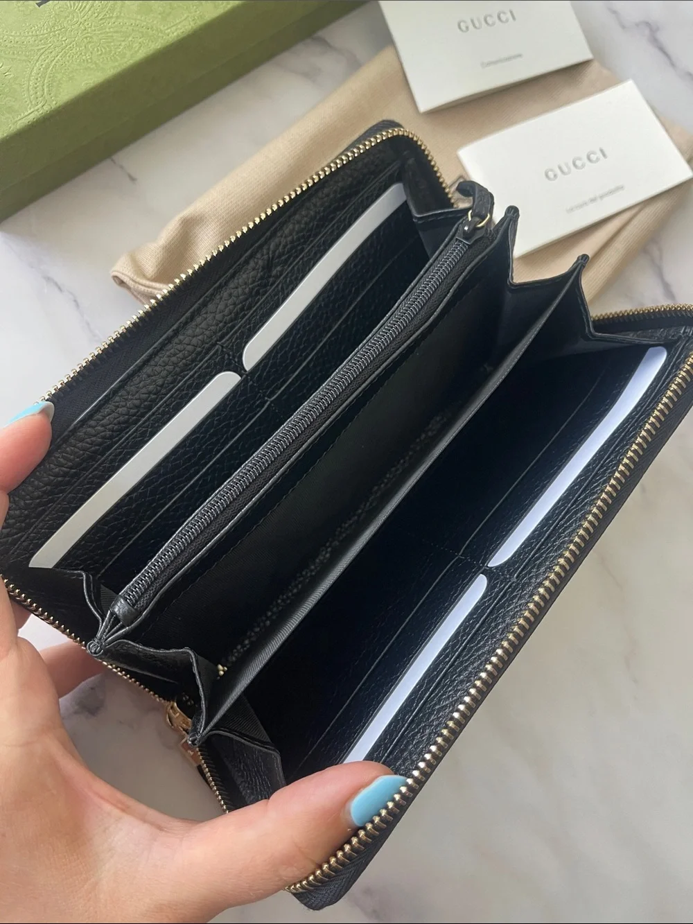 $1,170 New, Authentic Gucci Black Pebbled Leather Zip Wallet with Interlocking G - Picture 12 of 13